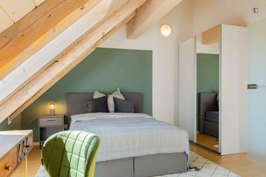 Charming double bedroom near Aussichtsplattform am Neuhof Park