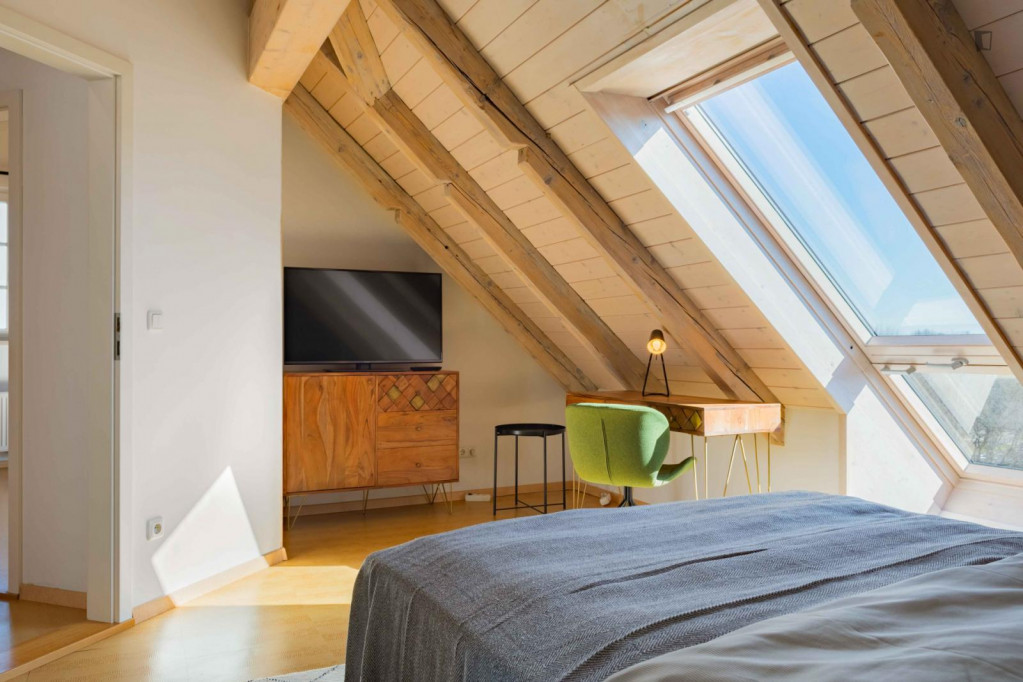 Charming double bedroom near Aussichtsplattform am Neuhof Park