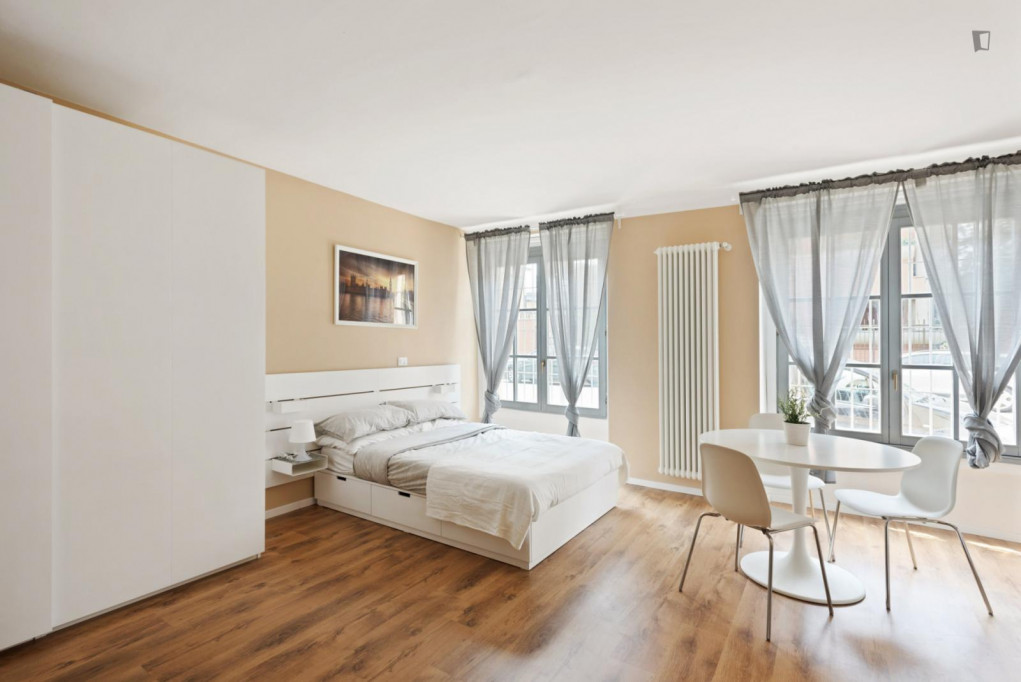 Modern and Elegant Studio close to Segesta metro station - Milan - chambre - ImmoJeune