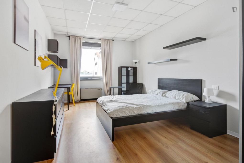 Comfortable double bedroom near Collina del Parco Lambro - Milan - chambre - ImmoJeune