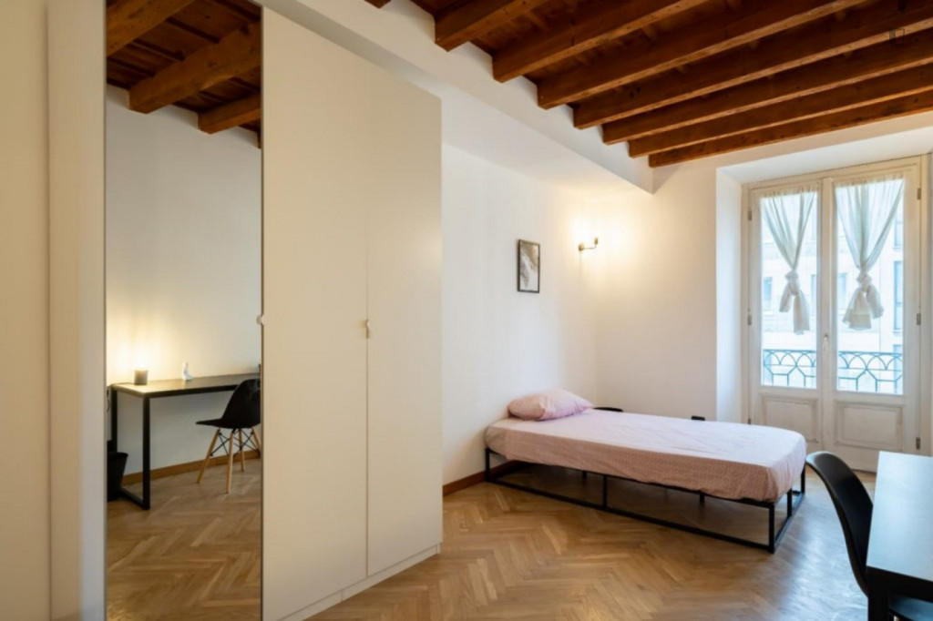 Large single bedroom in San Babila - Milan - chambre - ImmoJeune