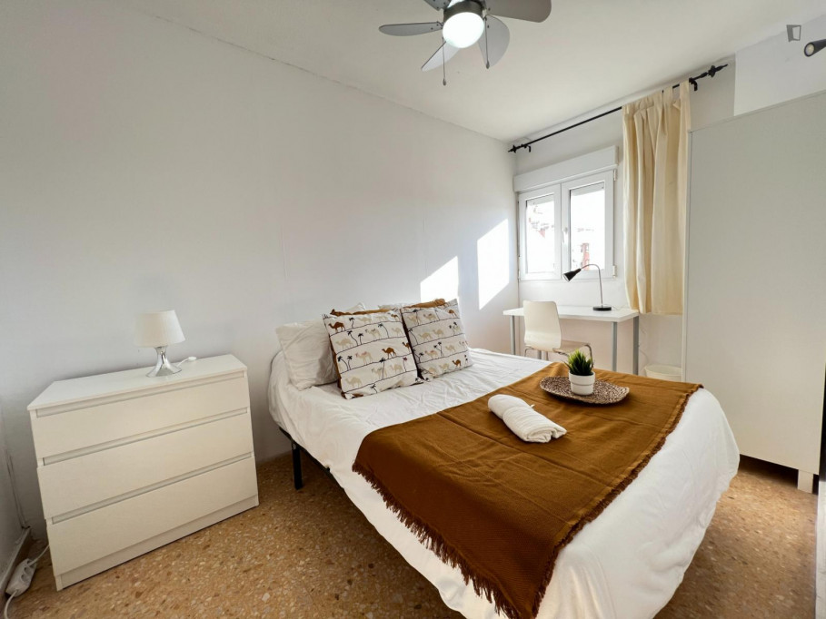Exquisite double bedroom in Beteró - Valence - chambre - ImmoJeune
