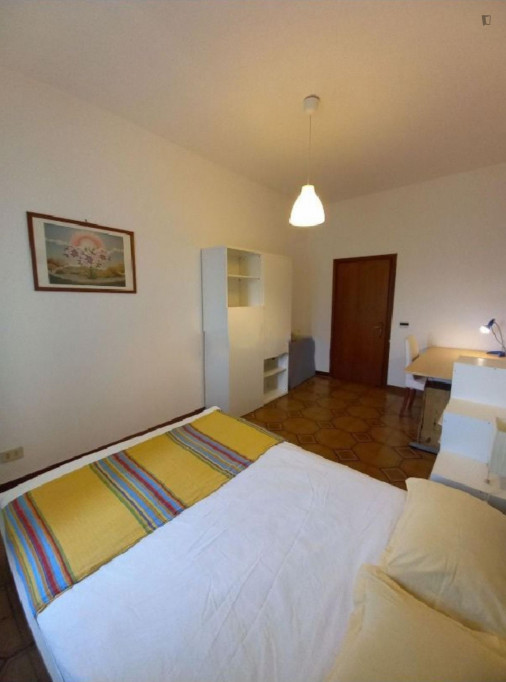 Bright double bedroom close to Università Tor Vergata