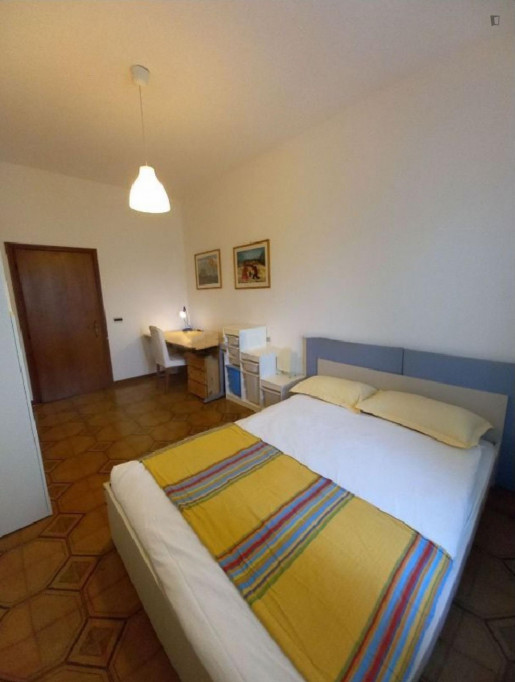 Bright double bedroom close to Università Tor Vergata