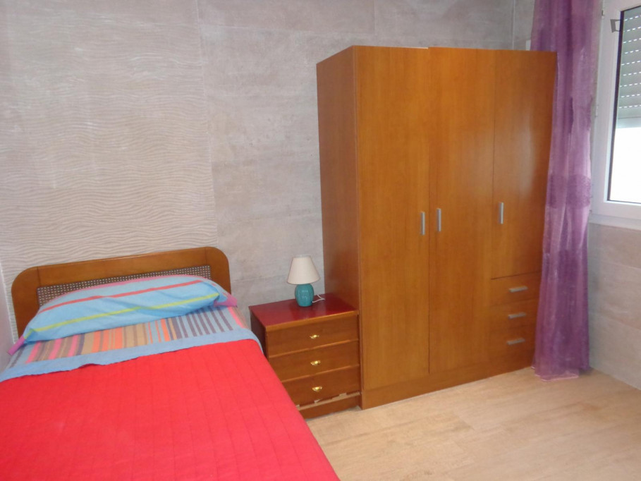Comfortable single bedroom close to Universidad de Cantabria - Santander - chambre - ImmoJeune