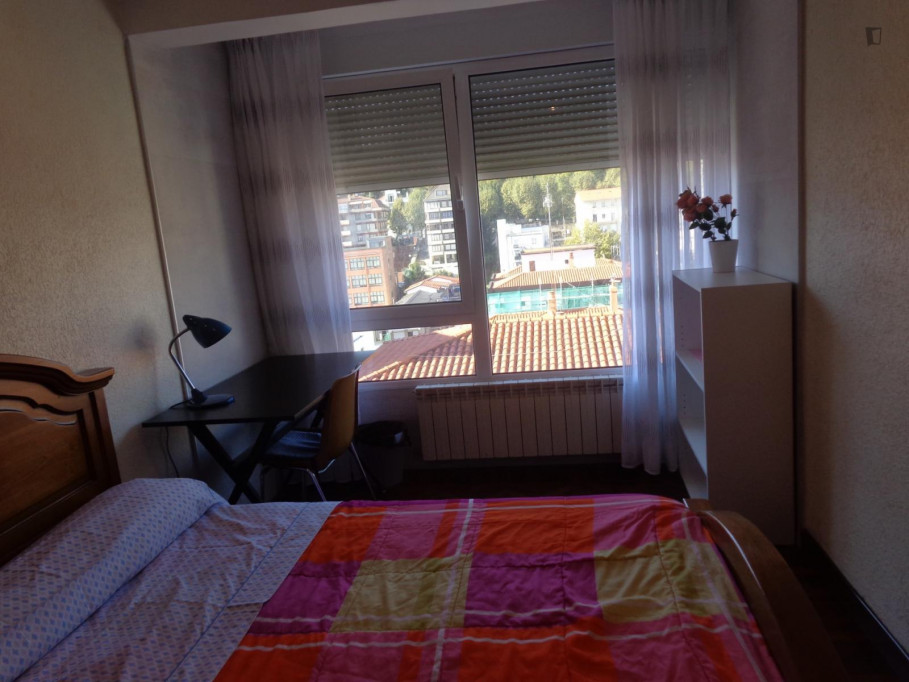 Bright Single bedroom close to Playa de los Peligros - Santander - chambre - ImmoJeune