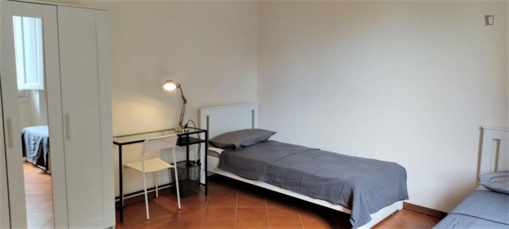 Bed in a twin bedroom, near Firenze Campo Marte train station - Florence - chambre - ImmoJeune
