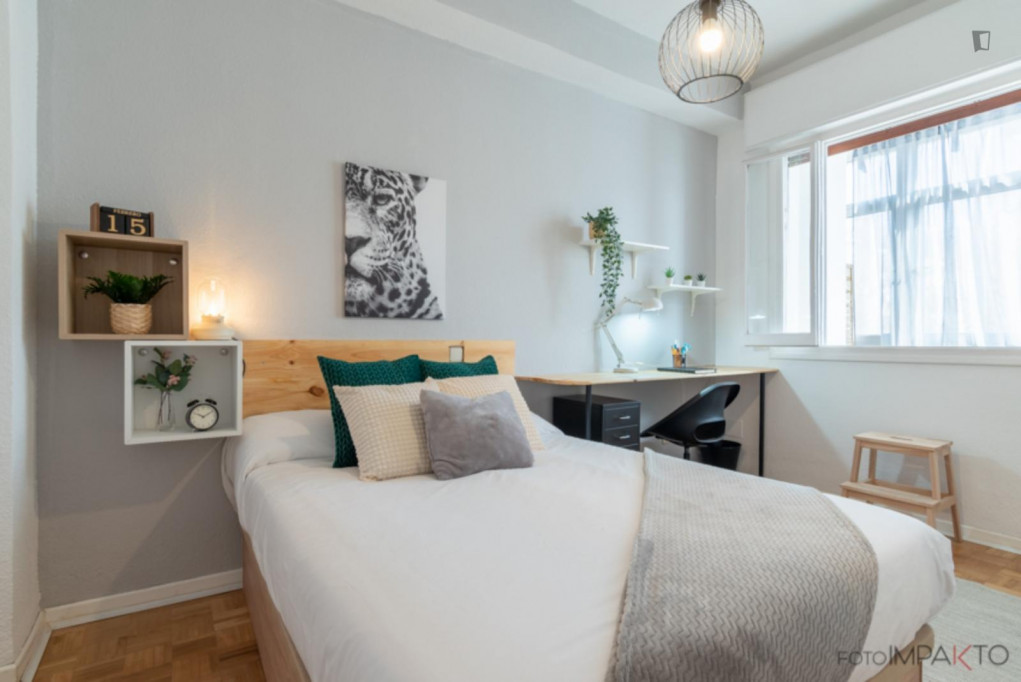 Single bedroom with balcony - Madrid - chambre - ImmoJeune