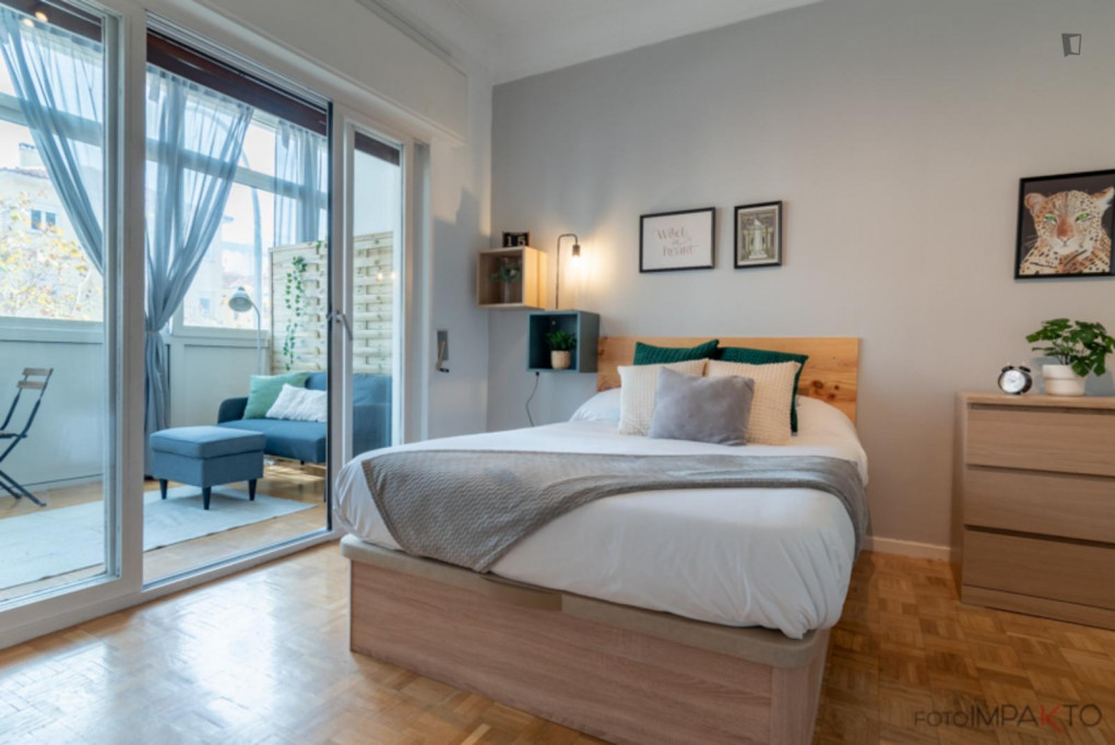 Double bedroom with balcony - Madrid - chambre - ImmoJeune