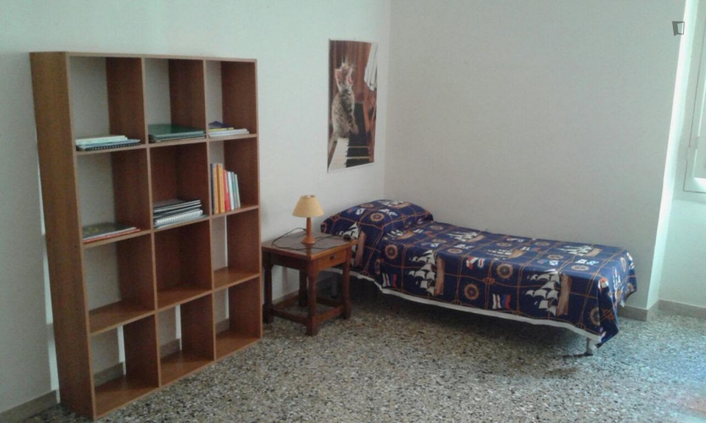 Single Room In Sassari Centre Near Piazza D'Italia - Sassari - chambre - ImmoJeune