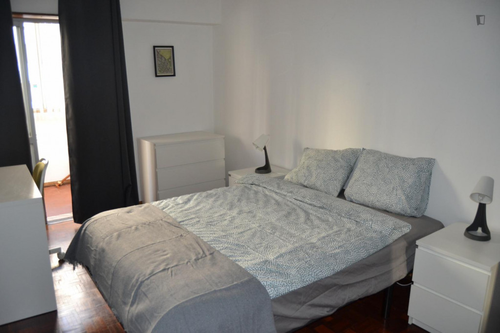 Room 1 - Comfy double bedroom near Portas de Benfica - Lisbonne - chambre - ImmoJeune