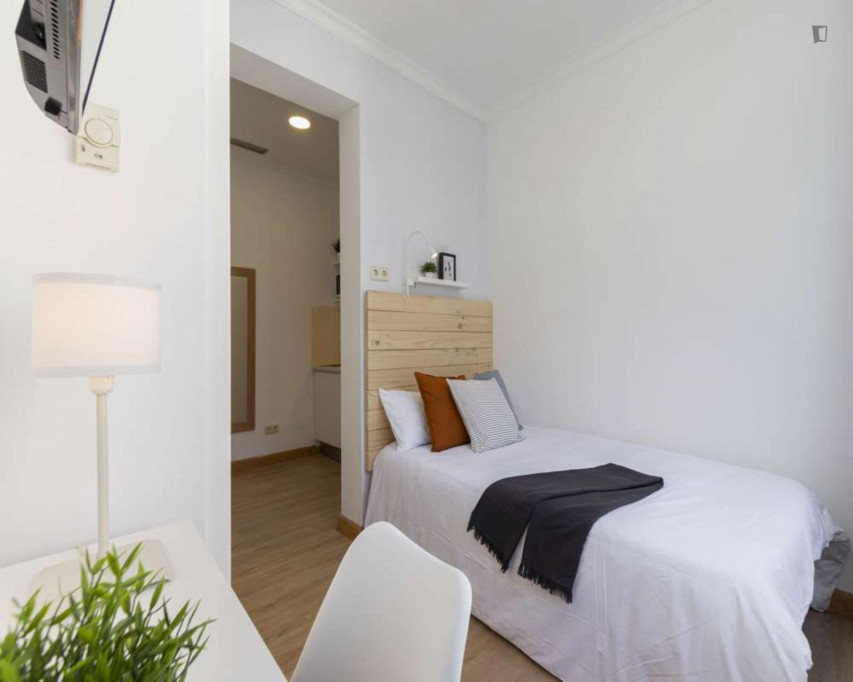 Very neat single ensuite bedroom in Chueca - Madrid - chambre - ImmoJeune