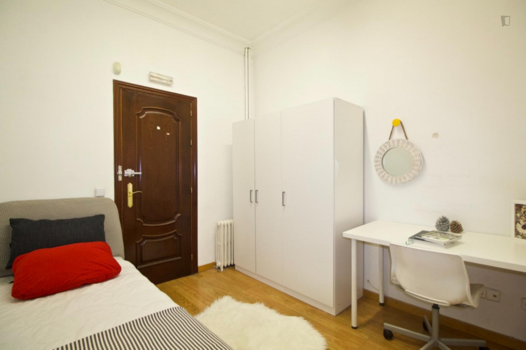 Colourful single bedroom in Almagro - Madrid - chambre - ImmoJeune