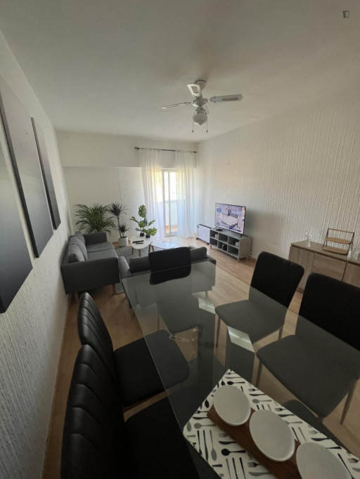 Modern and spacious 3-bedroom apartment in Costa da Caparica