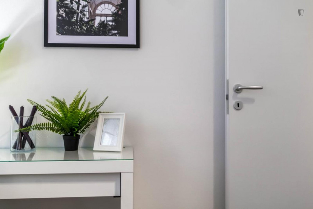 Neat double bedroom in a two-bedroom apartment near NABA - Milan - chambre - ImmoJeune