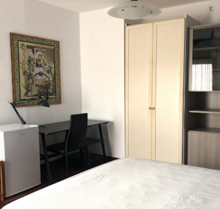 Colourful double bedroom in Municipio IX