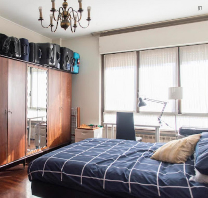 Bright double ensuite bedroom in Municipio IX