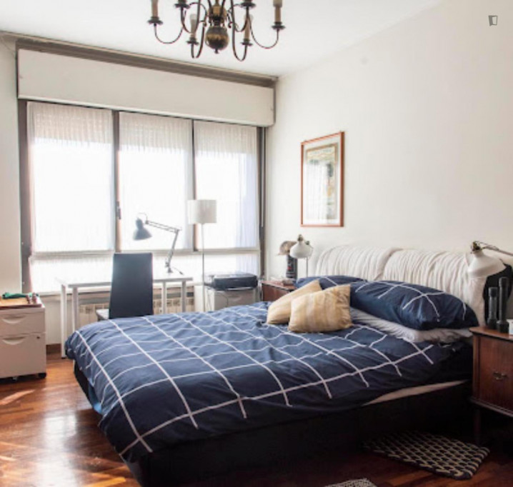 Bright double ensuite bedroom in Municipio IX