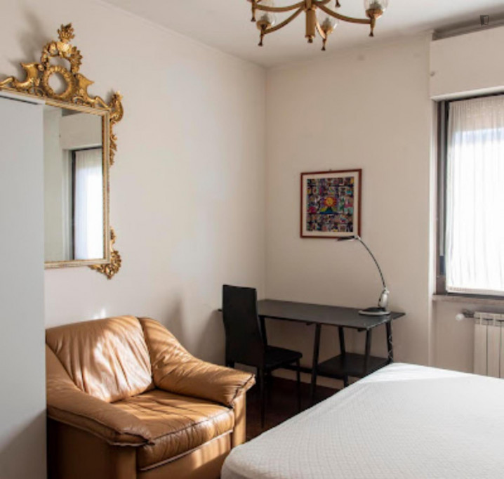 Homely double bedroom near Parco Eros Corizza