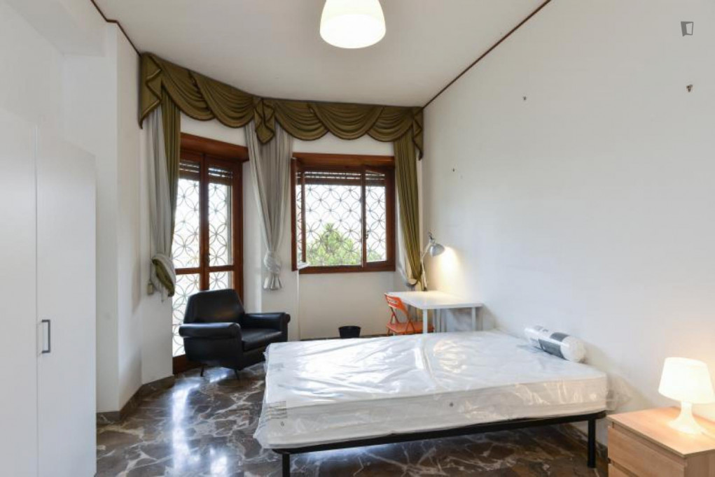 Double bedroom in a five-bedroom flat close to Università Roma Tre - Rome - chambre - ImmoJeune