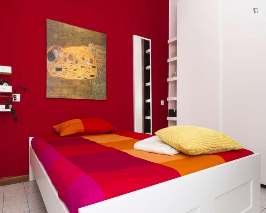 Nice double bedroom in a 5-bedroom apartment close to Parco Monte Stella - Milan - chambre - ImmoJeune