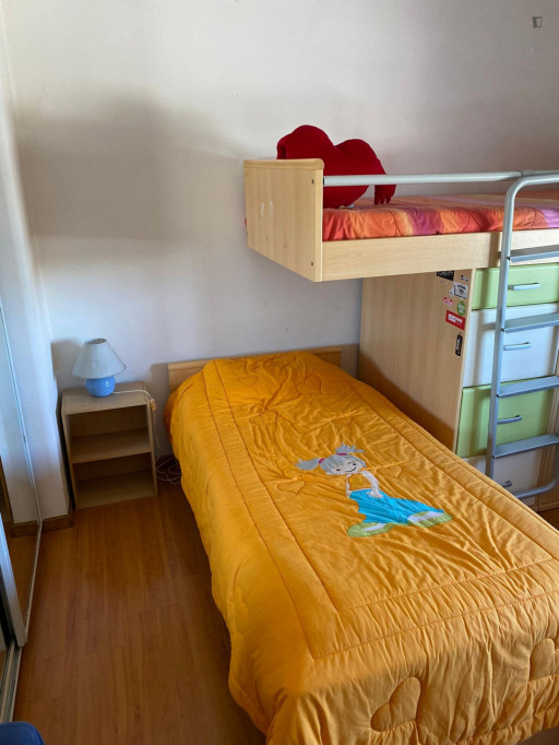 Lovely twin bedroom next to Mira Sintra - Meleças train station - Lisbonne - chambre - ImmoJeune