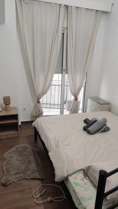 Elegenat private double bedroom near to Aristotle University of Thessaloniki - Thessaloniki - chambre - ImmoJeune