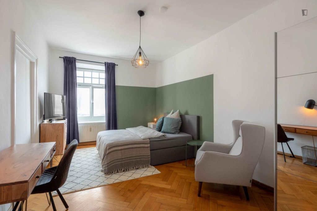 Single bedroom in a stunning 5 bedroom apartment close by Viktualienmarkt - Munich - chambre - ImmoJeune