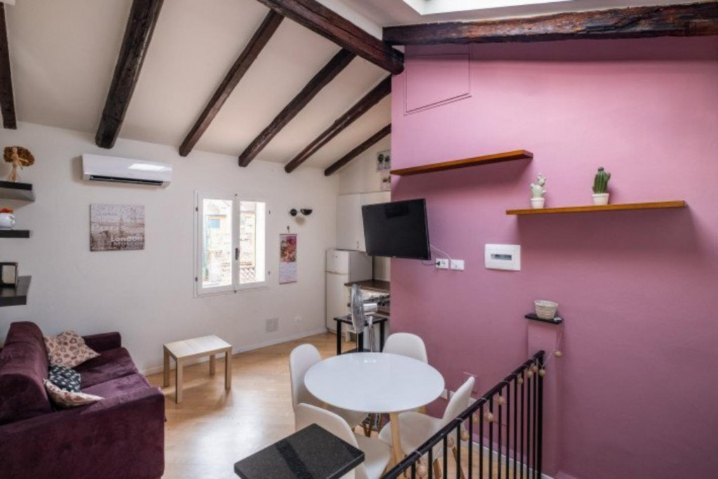 Cosy 1-bedroom apartment close to St Francis Square