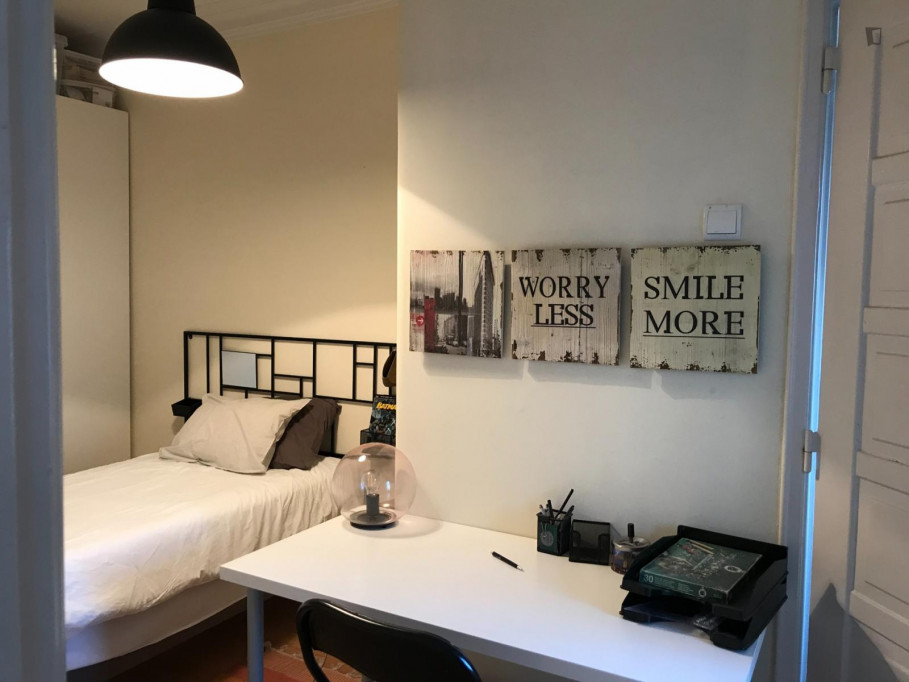 Cosy single bedroom with a private bathroom in a 4-bedroom flat - Lisbonne - chambre - ImmoJeune