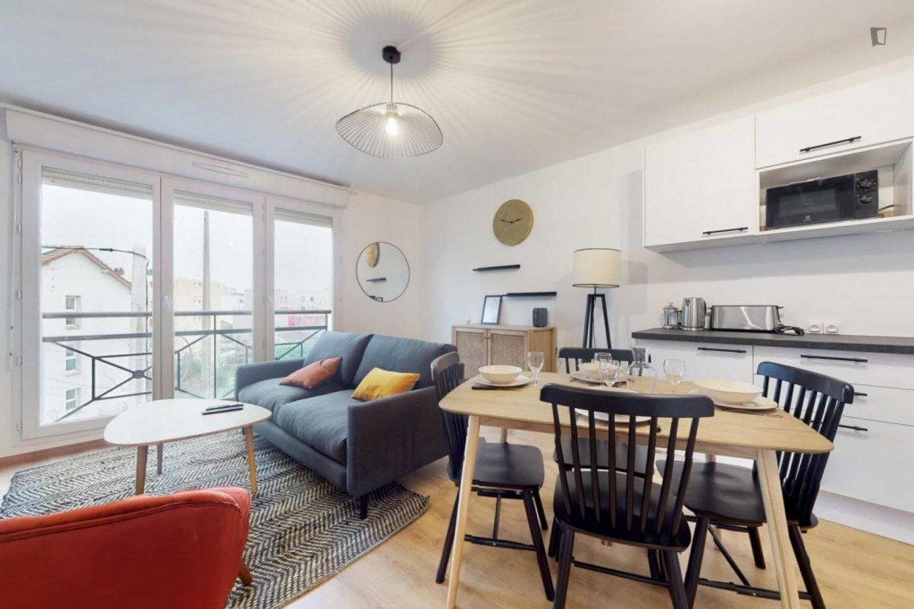 Cute double bedroom in Bezons