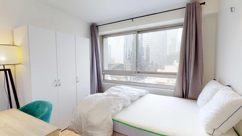 Tasteful double bedroom near the Les 4 Temps shopping centre