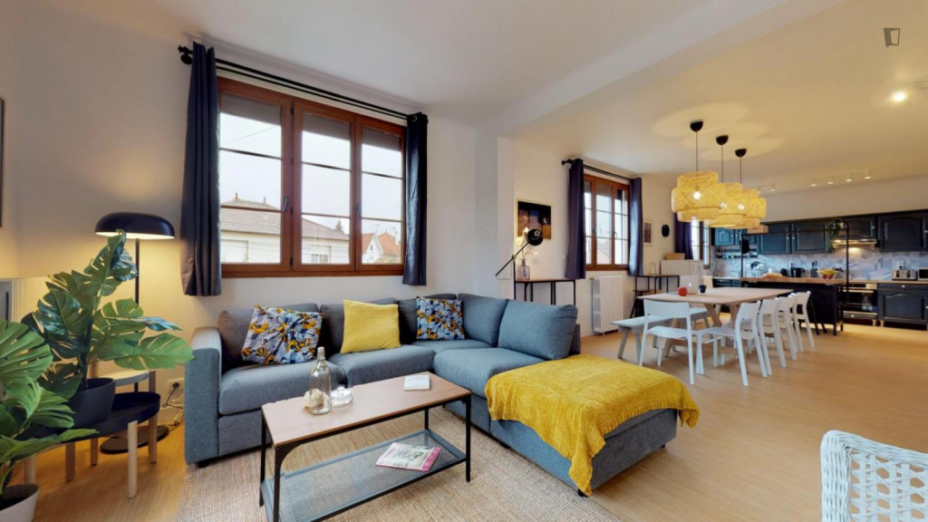 Cosy double bedroom close to Parc départemental de la Haute-Ile