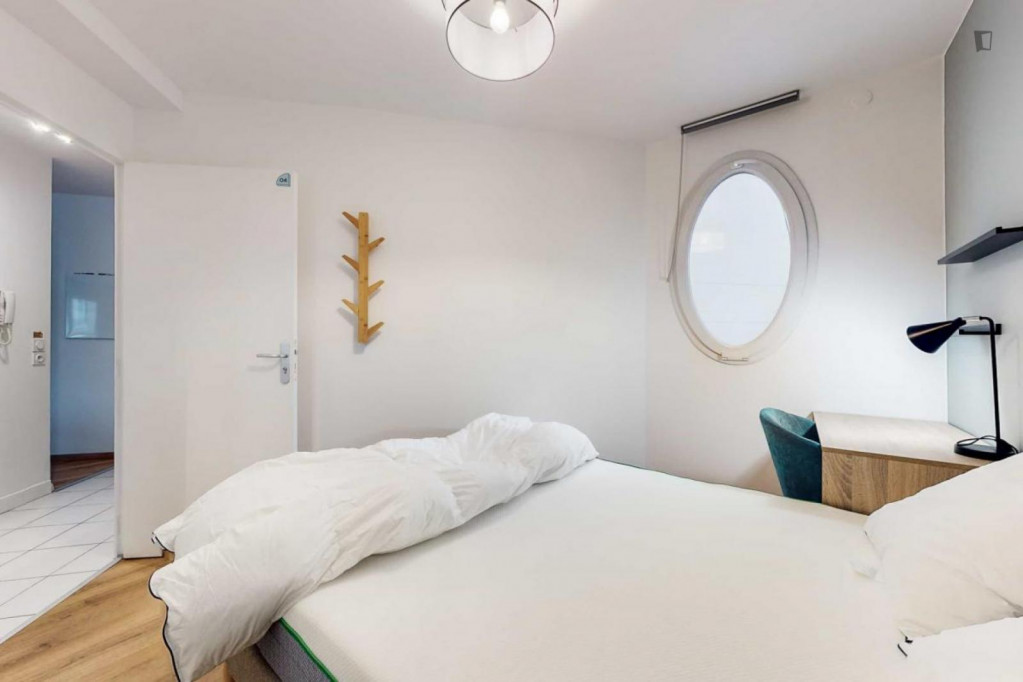Cosy double bedroom close to Pont de Bezons