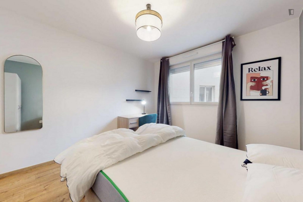 Comfy double bedroom close to Le Parc Bettencourt
