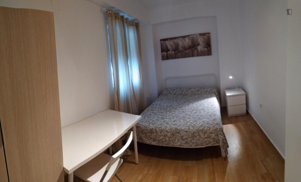 Homely double bedroom in the Regina neighbourhood - Séville - chambre - ImmoJeune