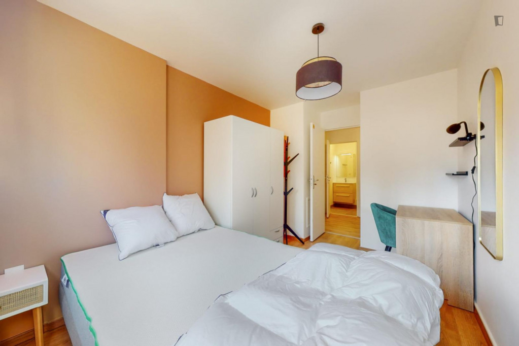 Cute double bedroom close to Théâtre Nanterre-Amandiers