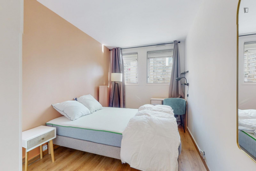 Cool double bedroom close to Institute of Internet and Multimedia