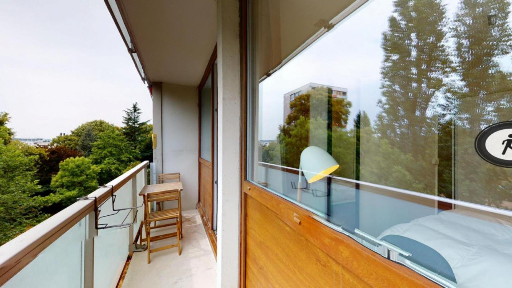 Comfy double bedroom close to Parc de la Tuilerie