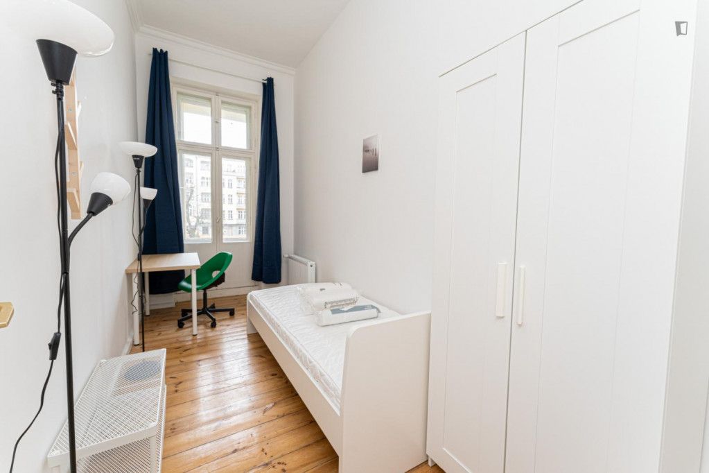 Cool single bedroom with balcony in Prenzlauer Berg - Berlin - chambre - ImmoJeune