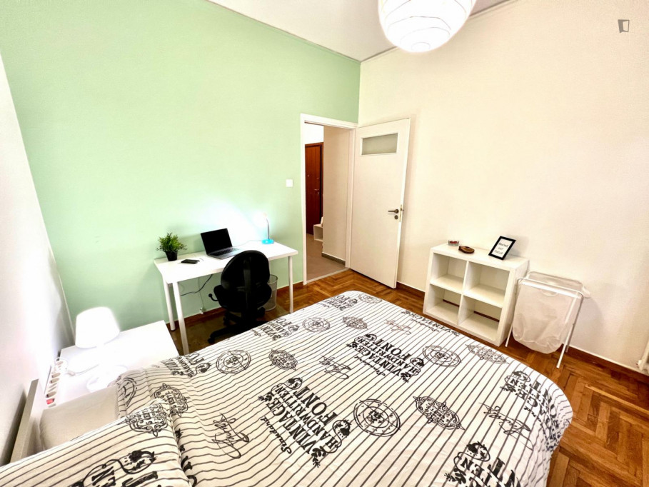 Inviting double bedroom in Neapoli - Athens - chambre - ImmoJeune