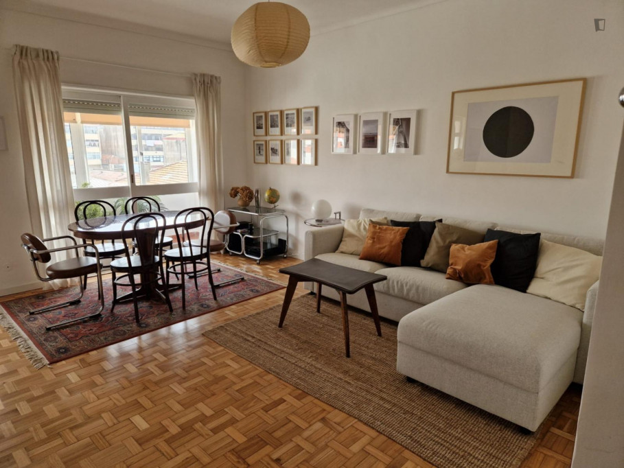 Amazing 2-bedroom flat close to Brito Capelo metro station - Porto - chambre - ImmoJeune