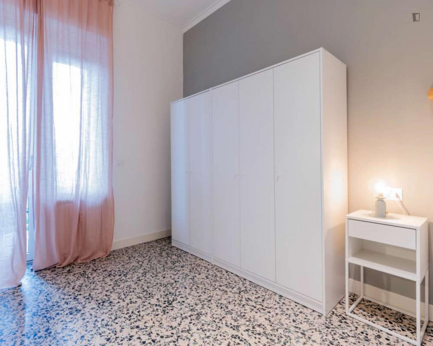 Cosy double bedroom near Carducci Molinette metro station