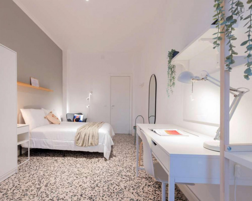 Cosy double bedroom near Carducci Molinette metro station