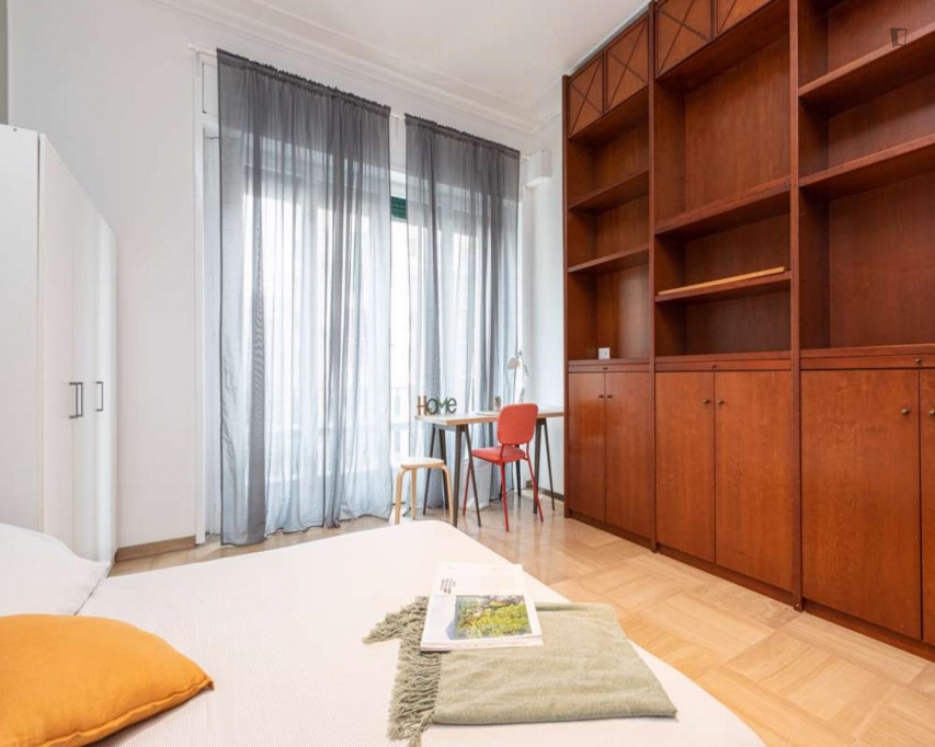 Big double bedroom close to Crocetta metro station - Milan - chambre - ImmoJeune