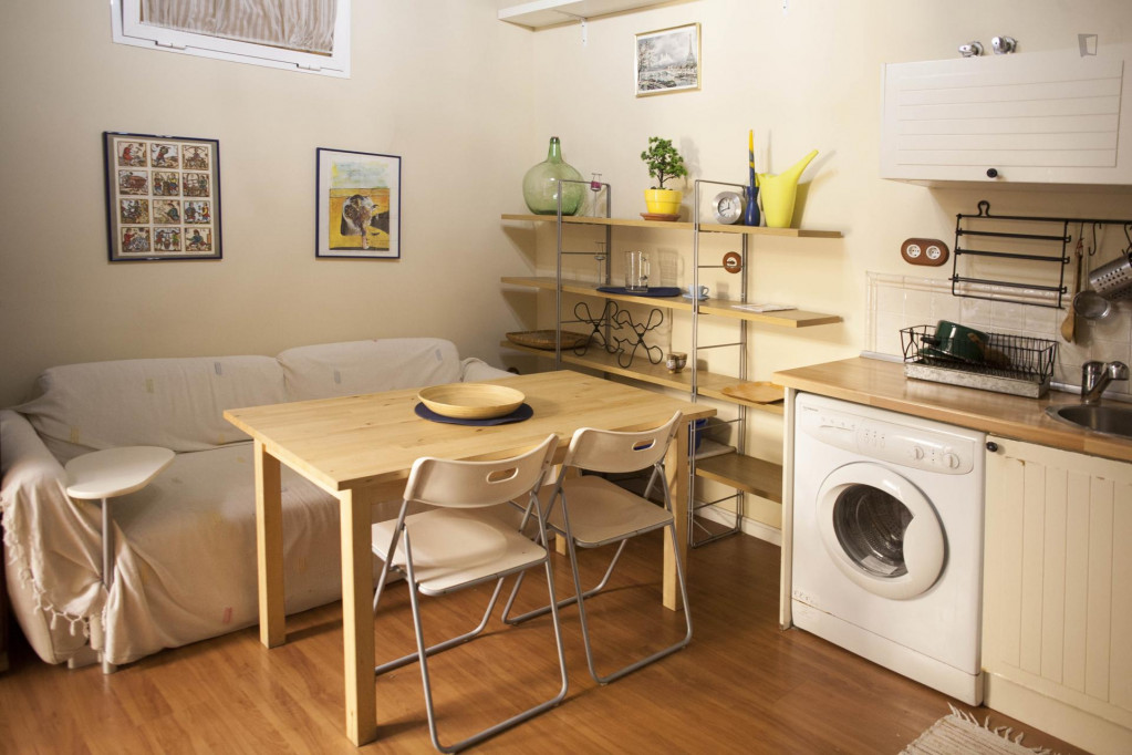 Charming 2-bedroom apartment next to Universidad de Sevilla: Facultad de Bellas Artes