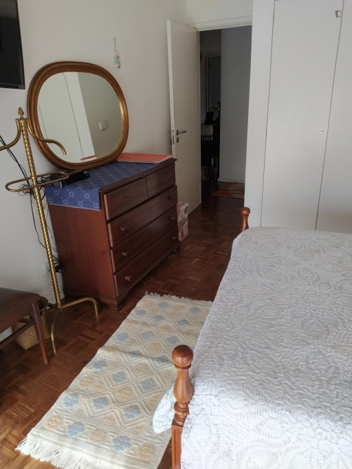 Lovely double bedroom in Gândara dos Olivais - Leiria - chambre - ImmoJeune