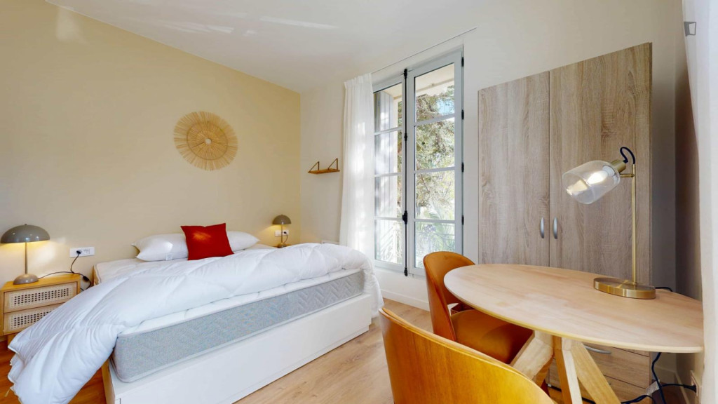 Cool studio in residential Gambetta