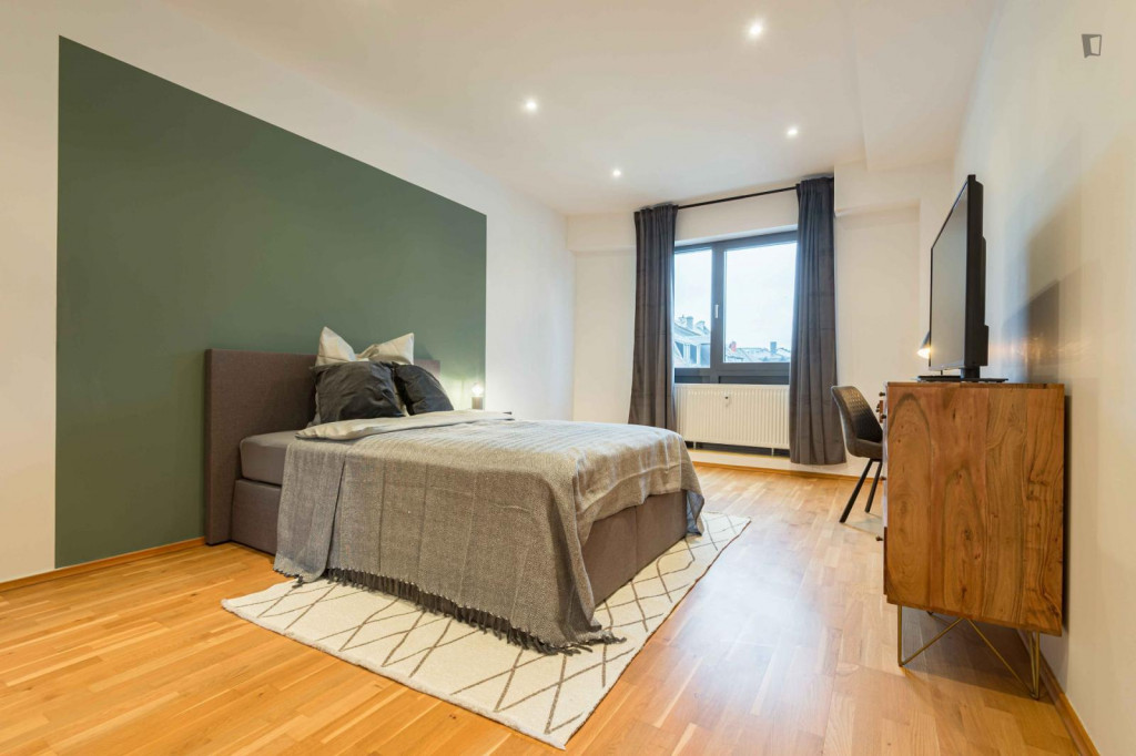 Alluring double bedroom in Innenstadt II - Frankfurt am Main - chambre - ImmoJeune