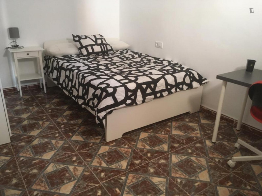 Cosy double bedroom - Almeria - chambre - ImmoJeune